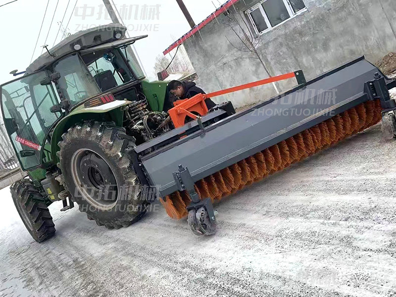 拖拉機(jī)掃雪滾  (2).jpg