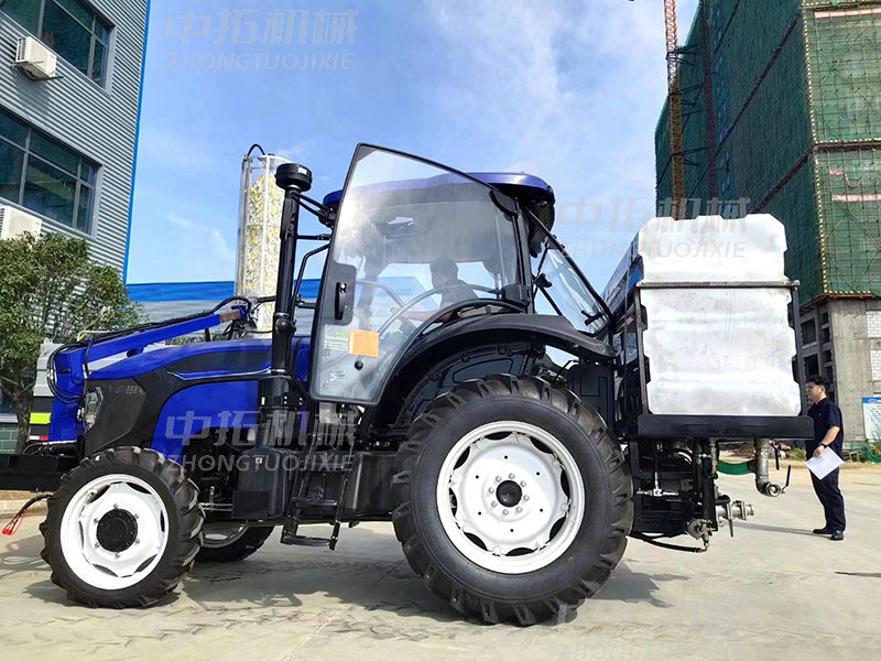 拖拉機(jī)太陽(yáng)能清洗機(jī) (3).jpg