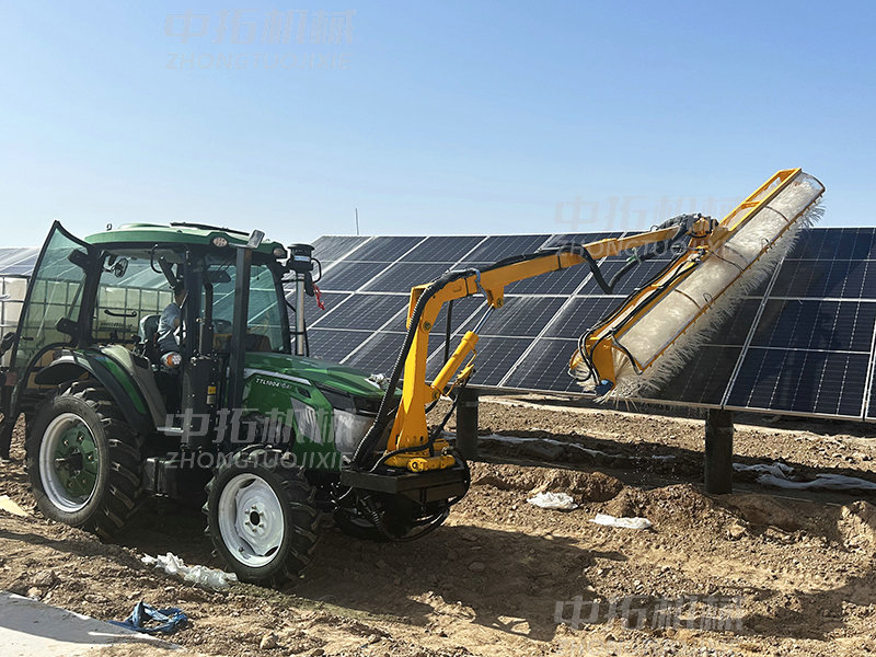 輪式光伏清洗機(jī) (6).jpg